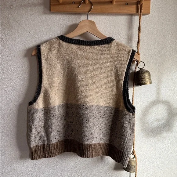 Studio Kelsey Neutral Colorblock Vest - Picture 3 of 5